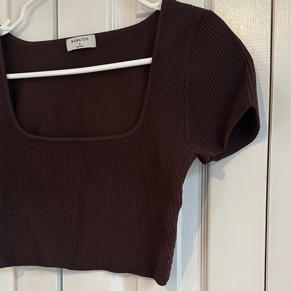 Aritzia Babaton Sculpt Knit Square NeckShort Sleeve Crop Top Size Medium - Picture 4 of 8